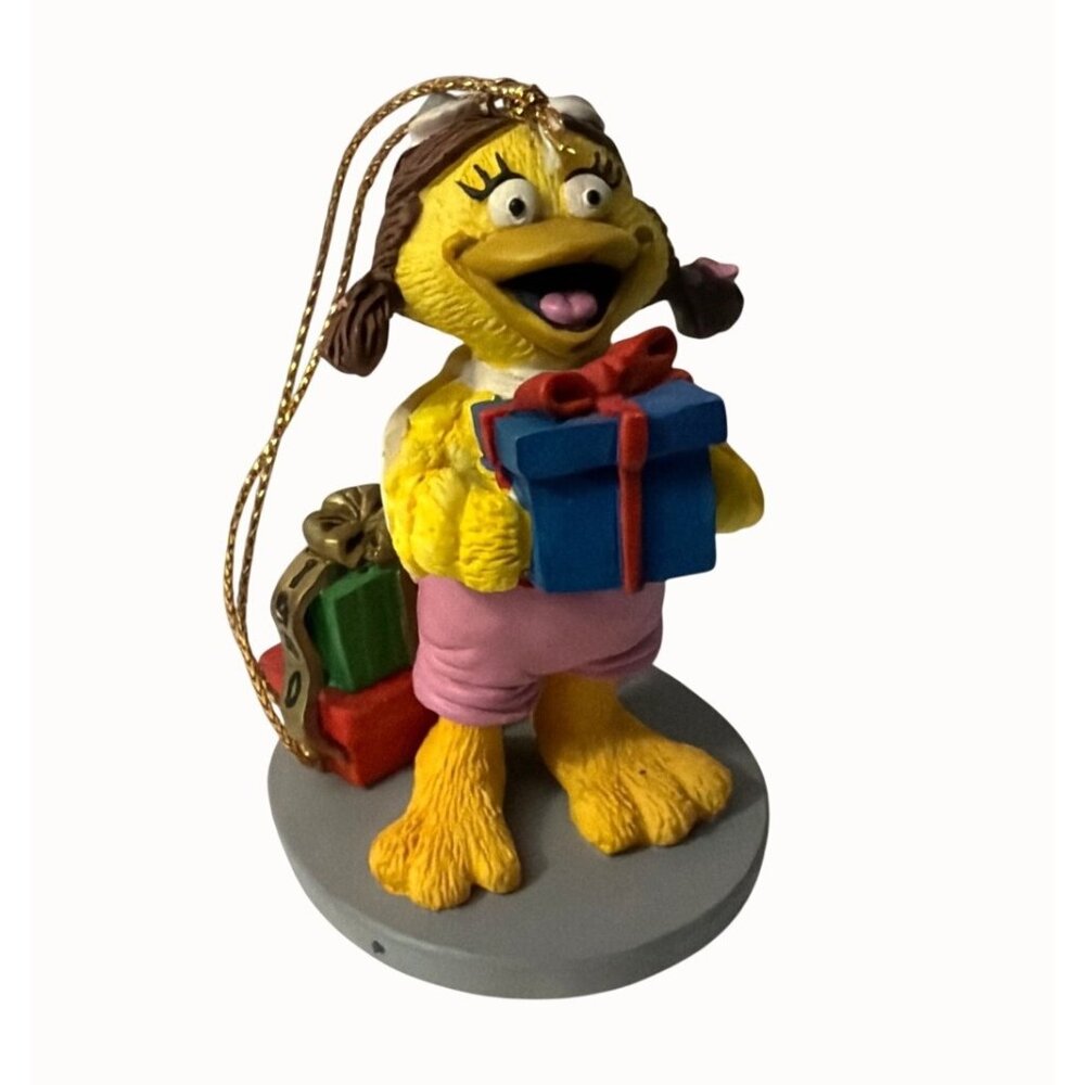 1995 McDonalds  Ornament Birdie Has A Present For You Collectible